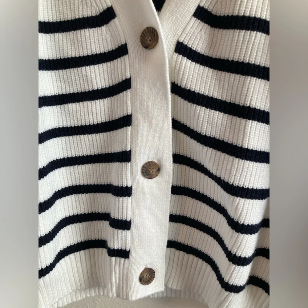 Bobeau Warm White Striped Cardigan — SEE COLOR NOTES - Picture 4 of 9